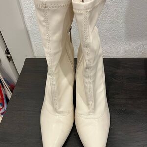Elegant Cream Women's Boots